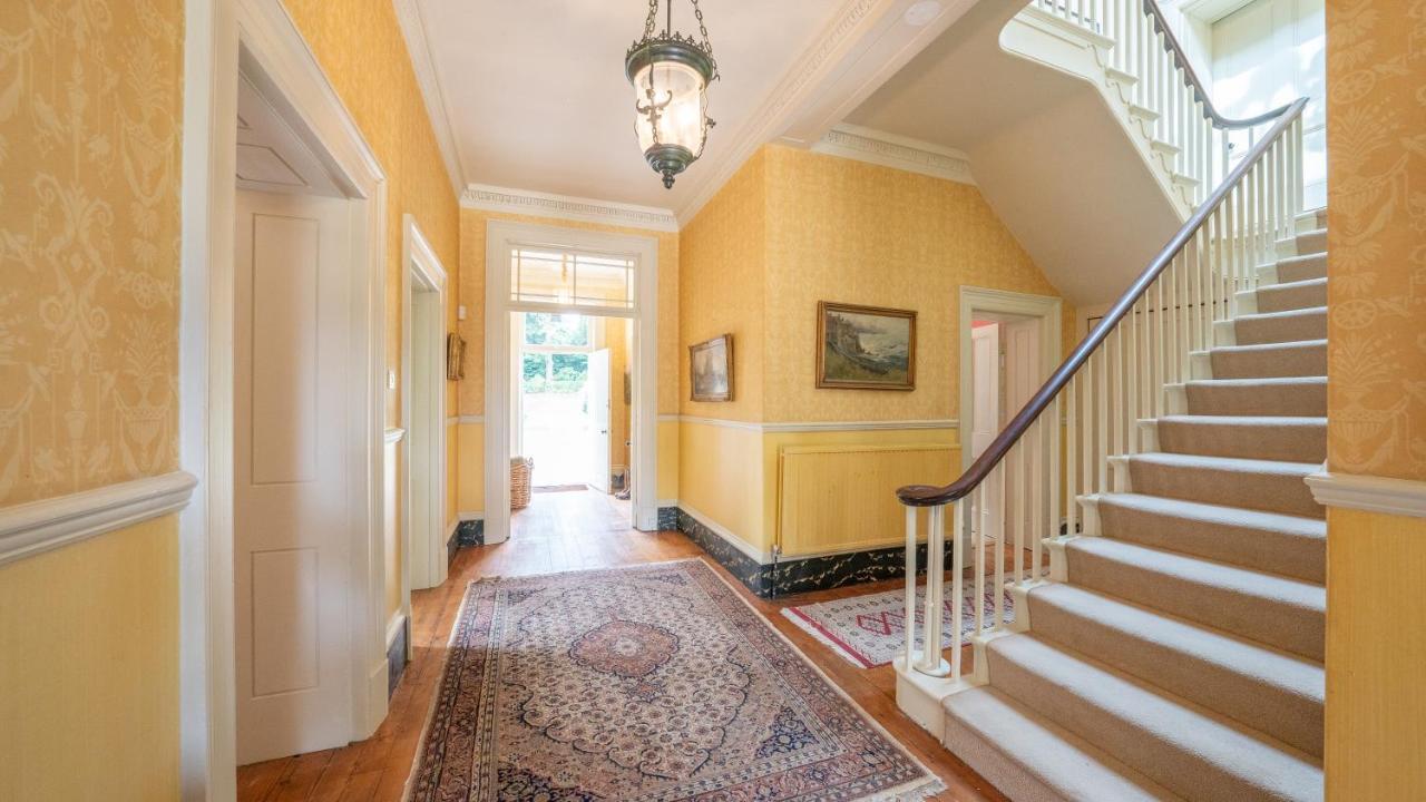 Pantybeiliau House Bed & Breakfast Gilwern Екстер'єр фото