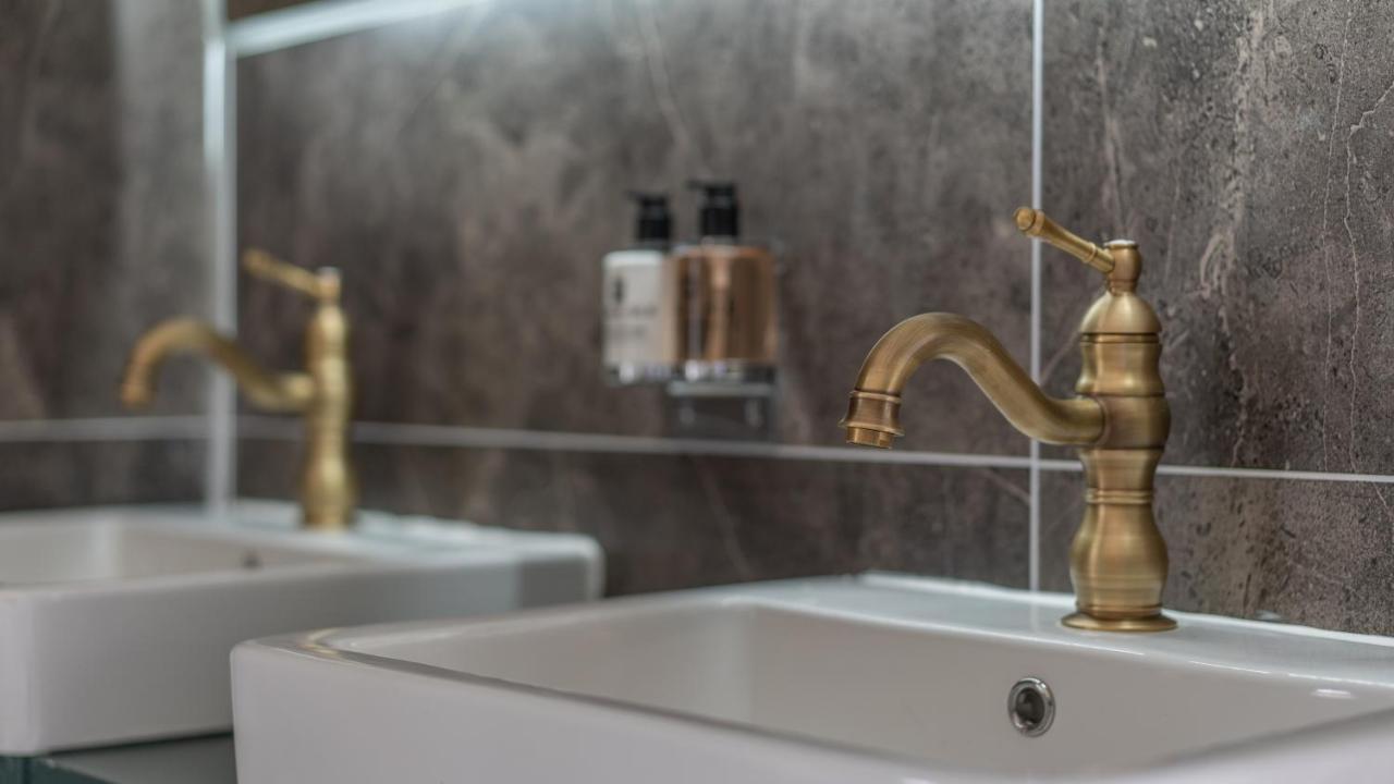 Pantybeiliau House Bed & Breakfast Gilwern Екстер'єр фото
